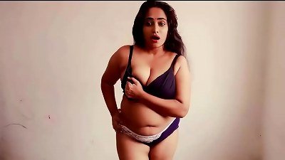 Desi Indian Gujarati girl's knockers and vagina seen