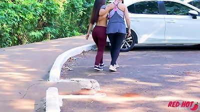 A teenager WAS HELPED BY A cuckold AND concluded UP BEING pulverized BY A COUPLE.