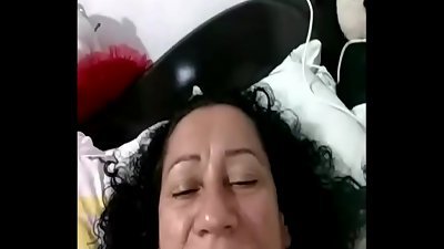 Coroa feia mostrando o bacalhau fedorento