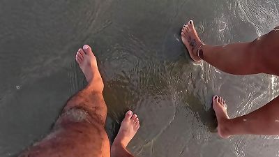 moist soles in the sand: perspiring feet that will make you insatiable with lust!