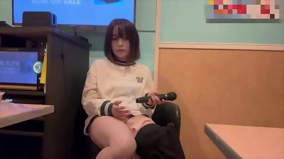 When I pressed the microphone against my vagina and masturbated, it perceived so great that I started making noise...