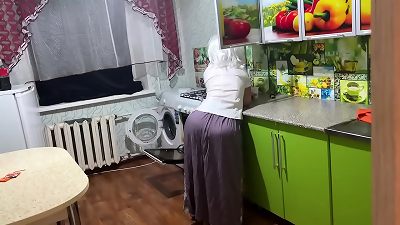 Stepmom is standing in the kitchen and wants ass-fuck sex for her aged and huge donk