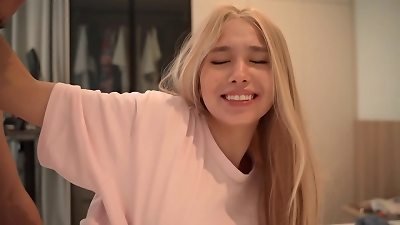 Mom's heart is worried, thinking that something bad might happen if she stayed with her friend, but what could happen?