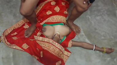 Indian newly married beautiful Housewife Suhaagraat at home