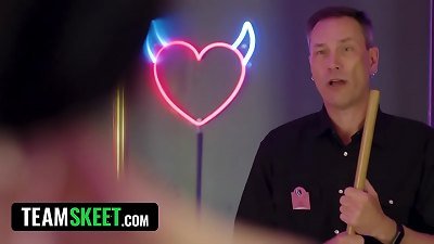 amateur cute woman Ariel Dixon pillar Dances and sucks a Strangers fuck-stick In the Club