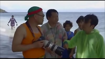 Gwak Hyun Hwa, Park Sung Eun, Lee Pa Ni asian woman bikini romp With Ero movie Staff, Film Director In Bali, Indonesia Geon Dal Lee Seon Ho korean guy In 2013 KEMS-005