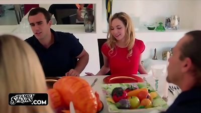 insatiable Stepsister jerk Off her bro in the Family Dinner