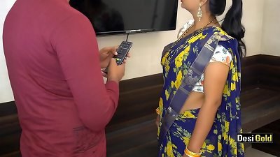 Indian Bhabhi tempts TV Mechanic For sex With Clear Hindi Audio